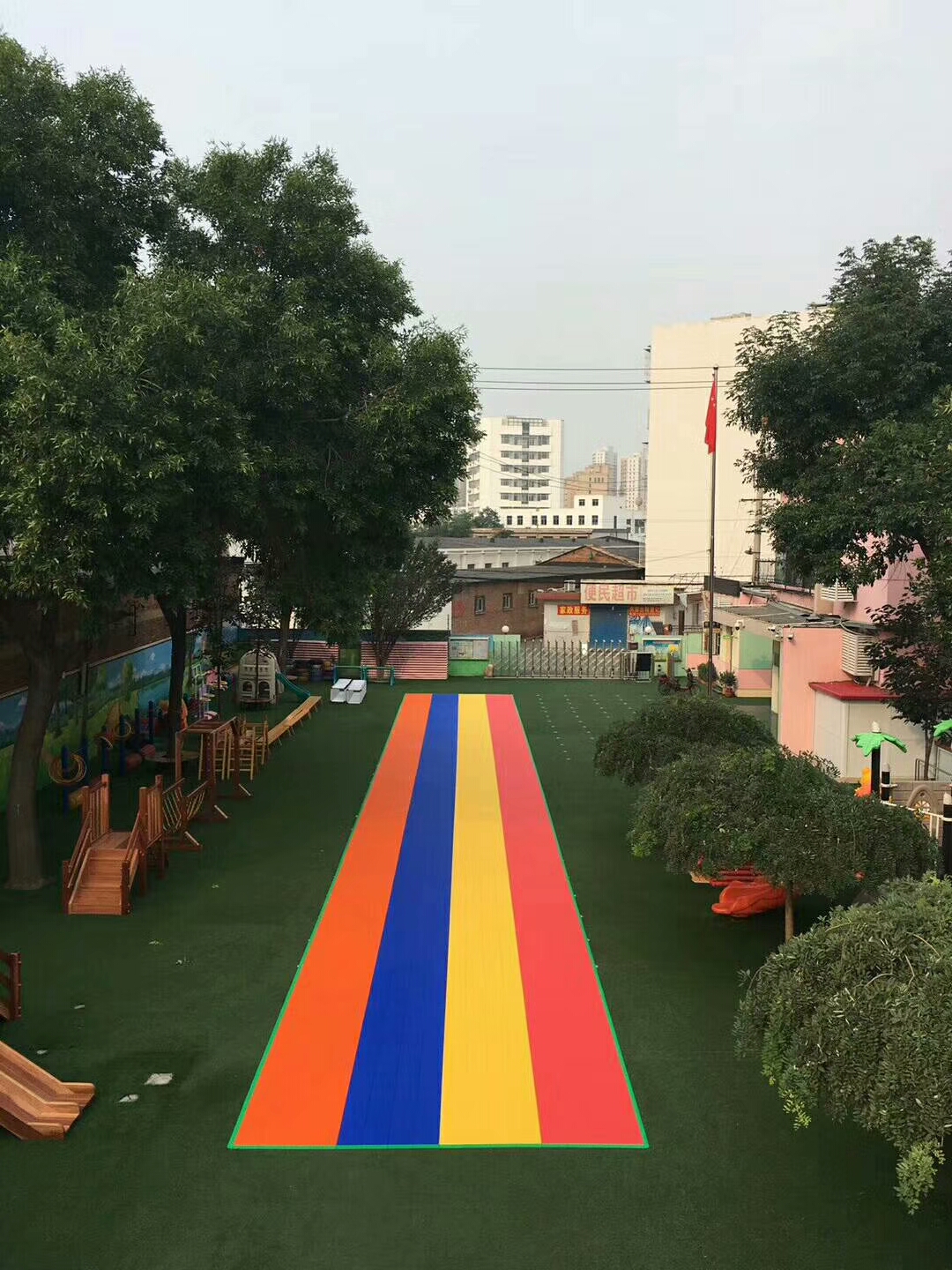 仲達(dá)地板【定】天津，與草坪合體？