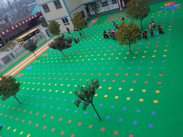 懸浮地板和地磚哪個好用？